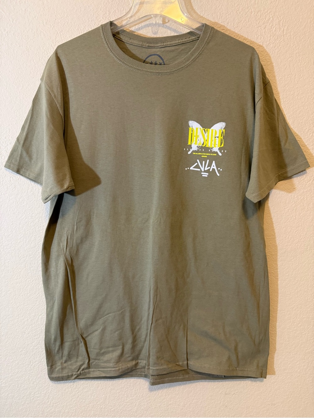 CVLA Graphic T-Shirt Desire Butterfly Print Olive Green Streetwear Size L NEW